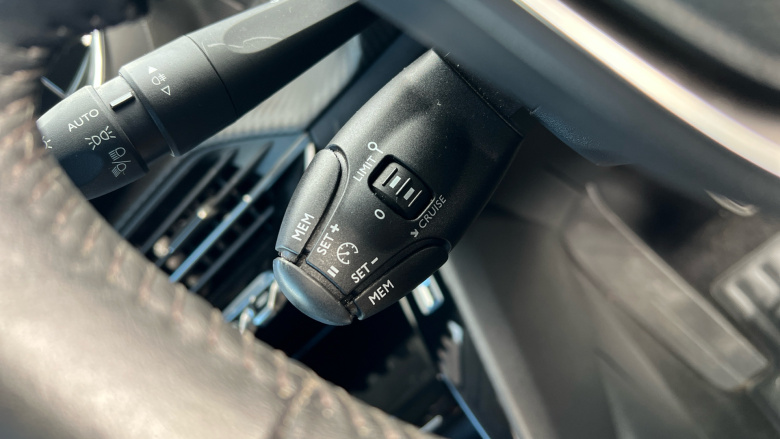 Peugeot 208 100kW Allure Premium 50kWh 5dr Auto Electric Hatchback